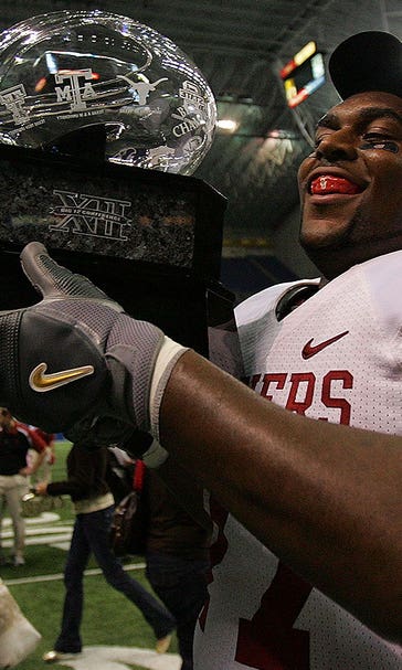 Mailbag: Can college football learn something from the WWE?